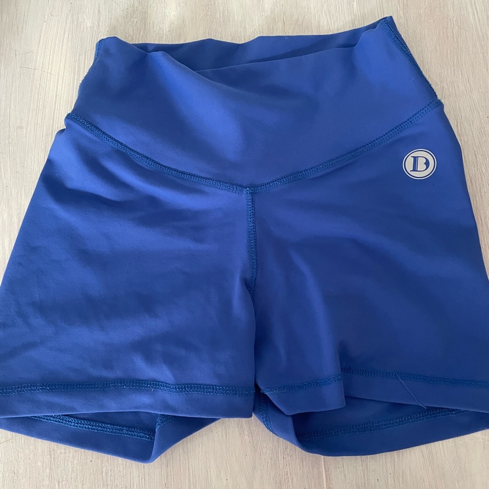 D Tina booty scrunch workout shorts